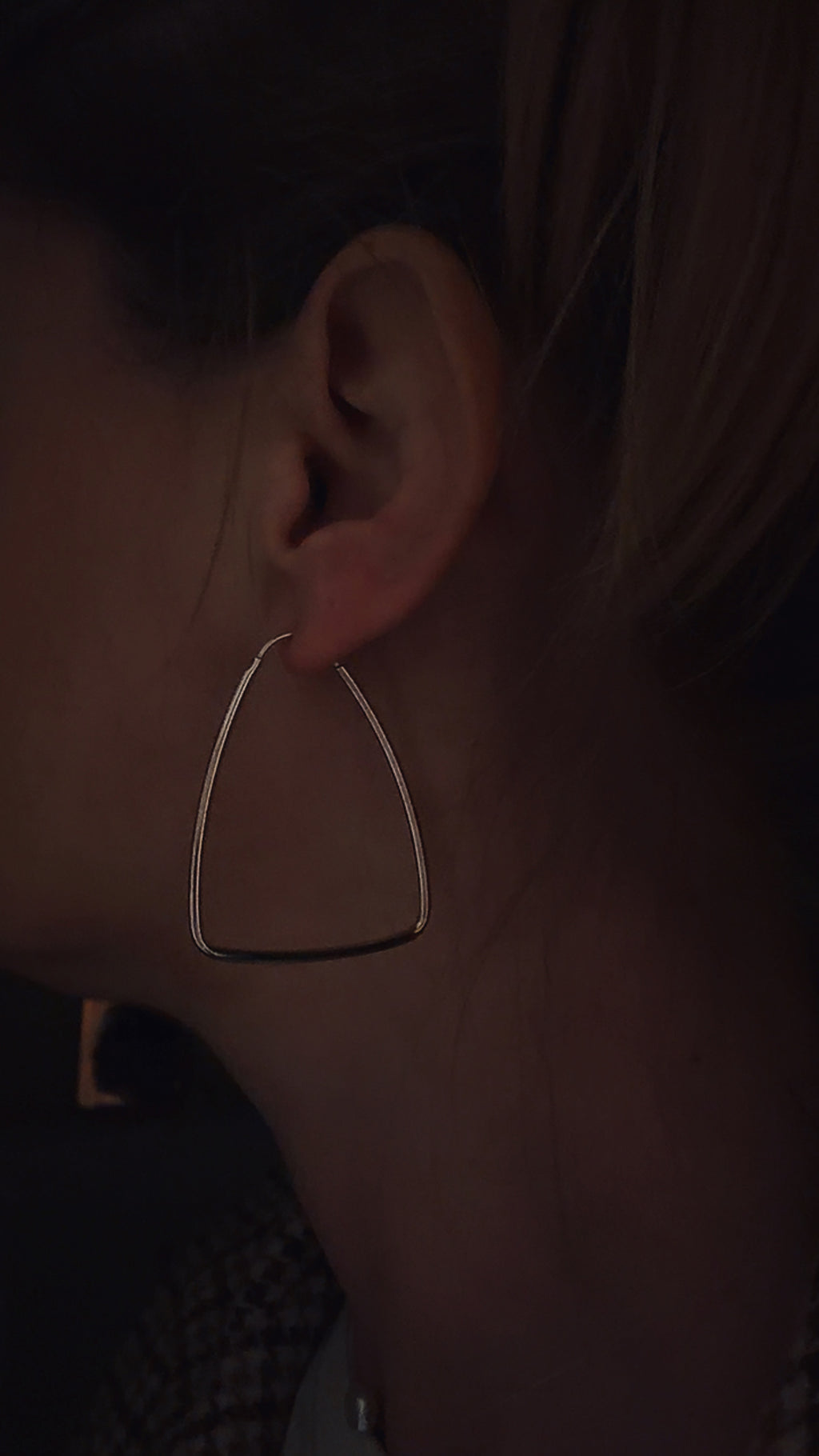 Orecchini Geom Triangolo Su