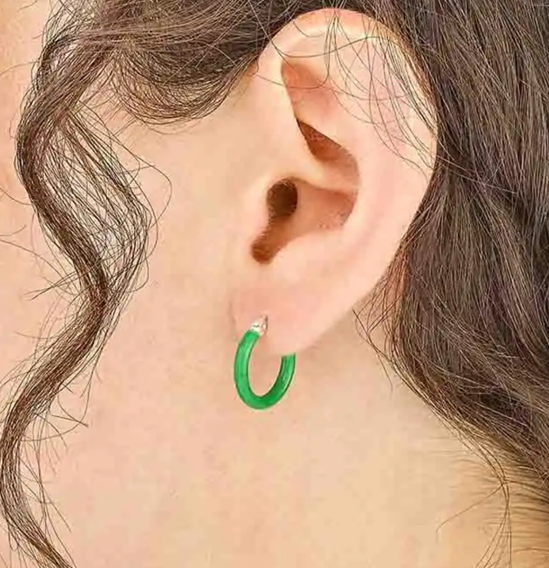 Enamelled hoop earring