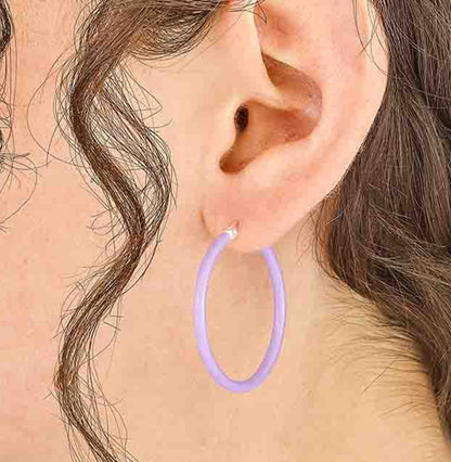 Enamelled hoop earring