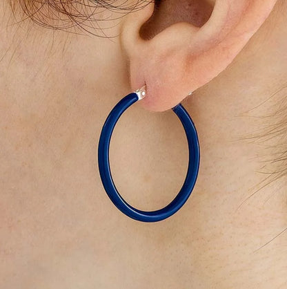 Enamelled hoop earring