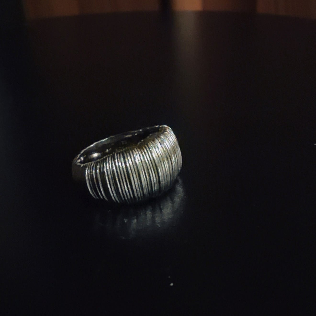 Anello fascia frastagliato