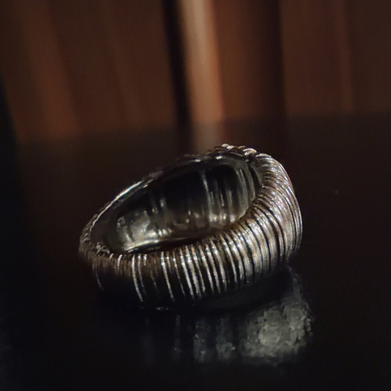 Anello fascia frastagliato