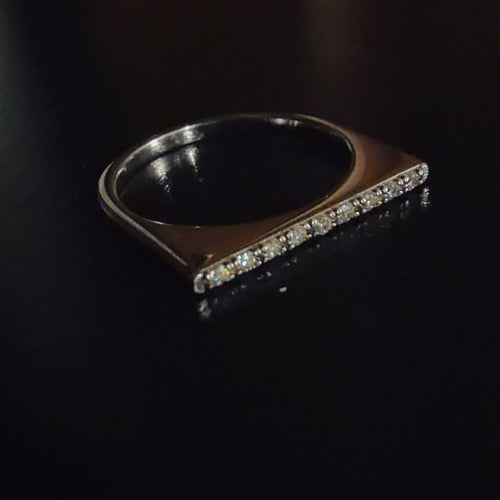 Anello a ponte con zirconi