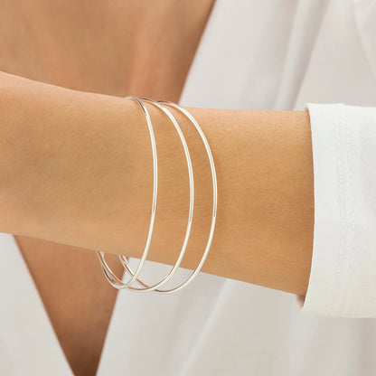 Smooth circle bracelet