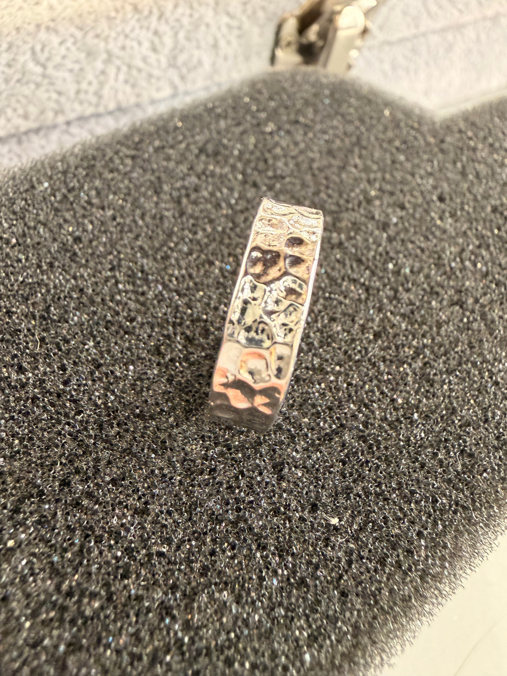 Anello Fascia Martellato