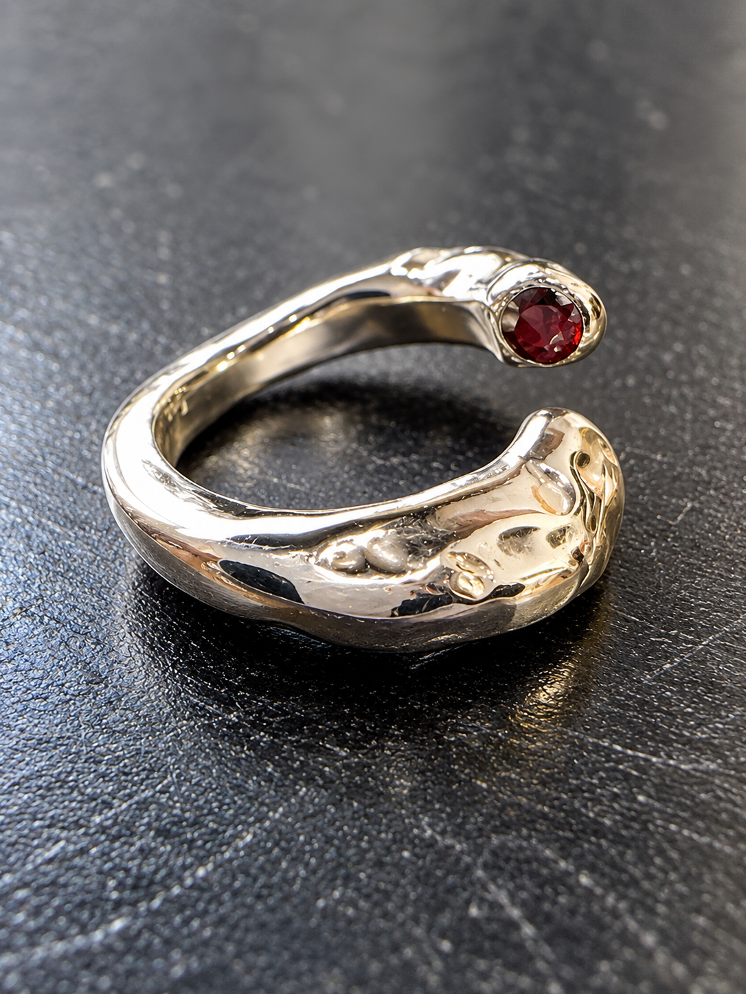Anello Fluido Aperto
