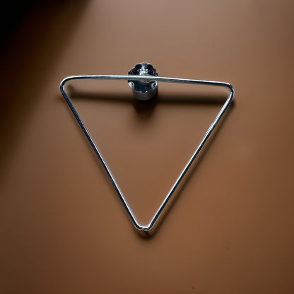 Boucle d'oreille triangle vers le bas